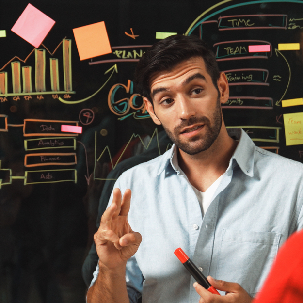 Empresario Que Presenta 1 2